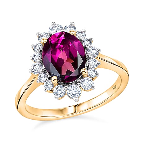 9K Yellow Gold AA Radiant Ember Garnet, Lab Grown Diamond SI Main Stone With Surrounding Stone Ring, Gold Wt.2.91 Gms  2.760  Ct.