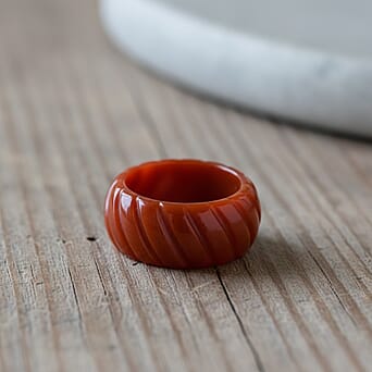 https://tjcuk.sirv.com/Products/84/2/8422905/Dyed-Red-Jade-Band-Ring-33-00-Ct_8422905_1.jpg?w=342&h=342