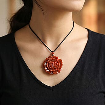 https://tjcuk.sirv.com/Products/84/3/8433500/Red-Jade-Stone-Necklace-130-000-Ct_8433500_2.jpg?w=342&h=342