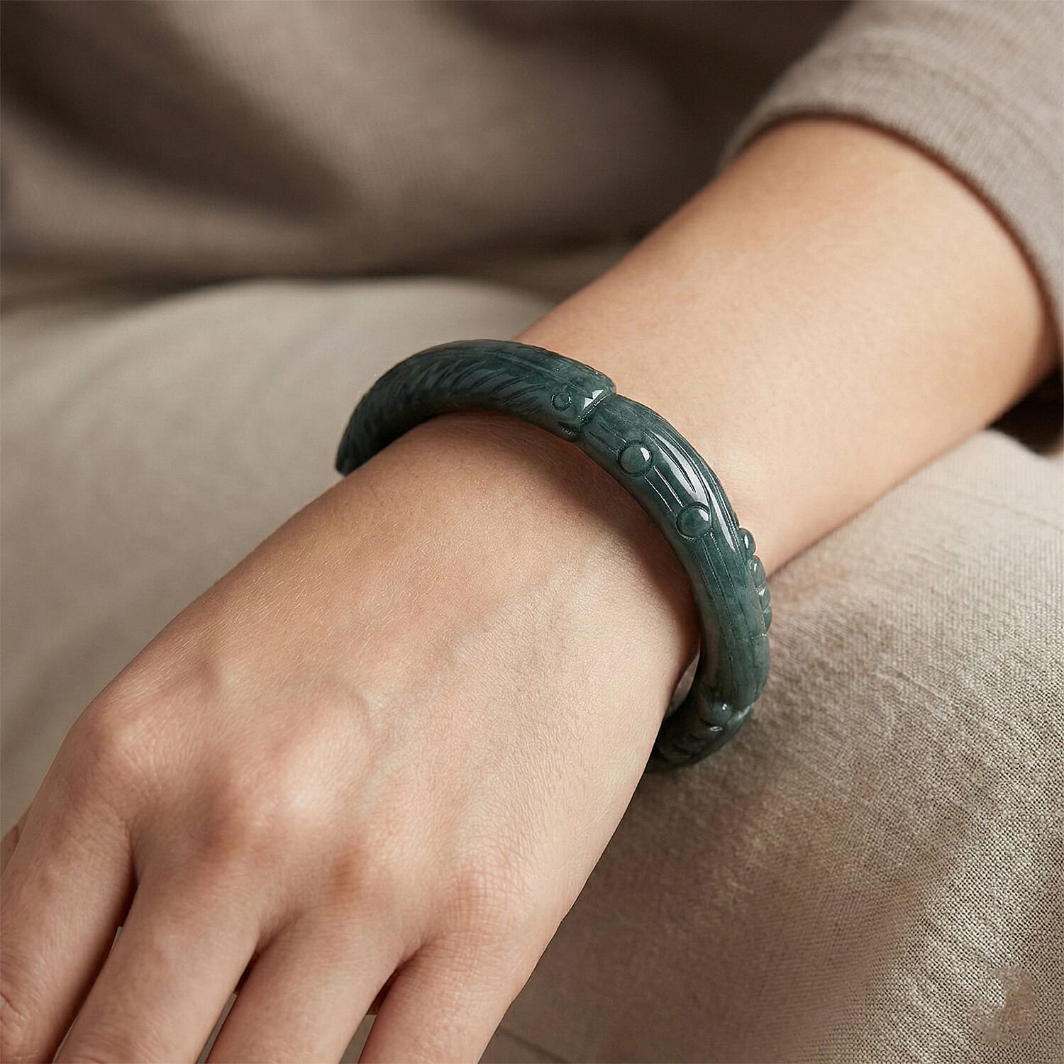 CHINESE NEW YEAR SPECIAL DEAL - Natural Jadeite Curving Bangle(Size - 8) 330.00 Ct.