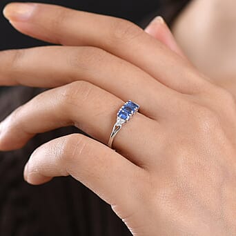https://tjcuk.sirv.com/Products/84/4/8447270/D-Joy-Kyanite-White-Zircon-3-Stone-Ring-in-Platinum-OverlaySterling-Si_8447270_1.jpg?w=342&h=342