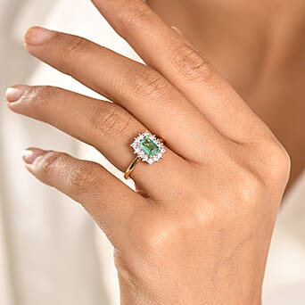 https://tjcuk.sirv.com/Products/84/8/8482782/Luxuriant-Emerald-SI-G-H-Lab-Grown-Diamond-Halo-Ring-in-18K-Vermeil-Ye_8482782_1.jpg?w=342&h=342