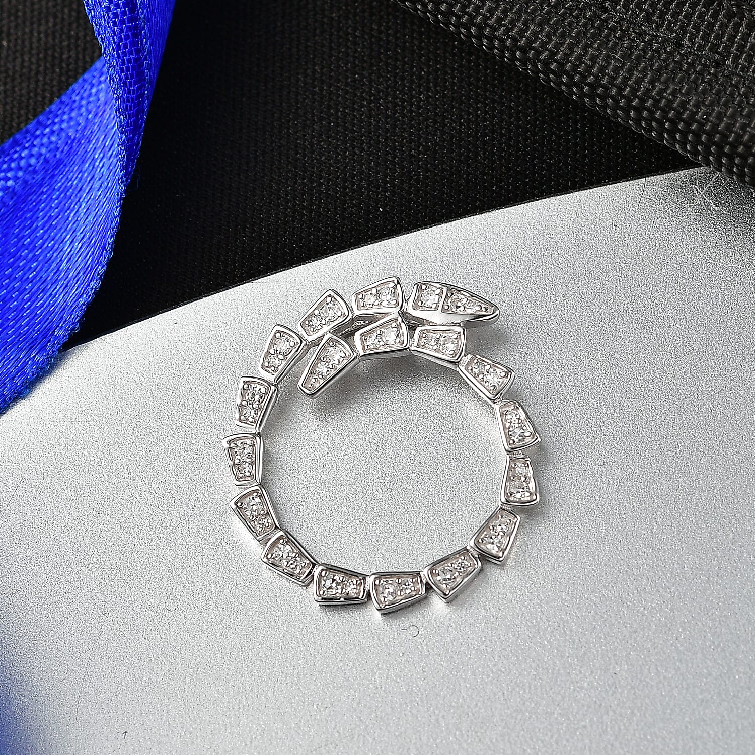 Luxuriant SI-G-H Lab Grown Diamond Circle Pendant in Rhodium Overlay Sterling Silver