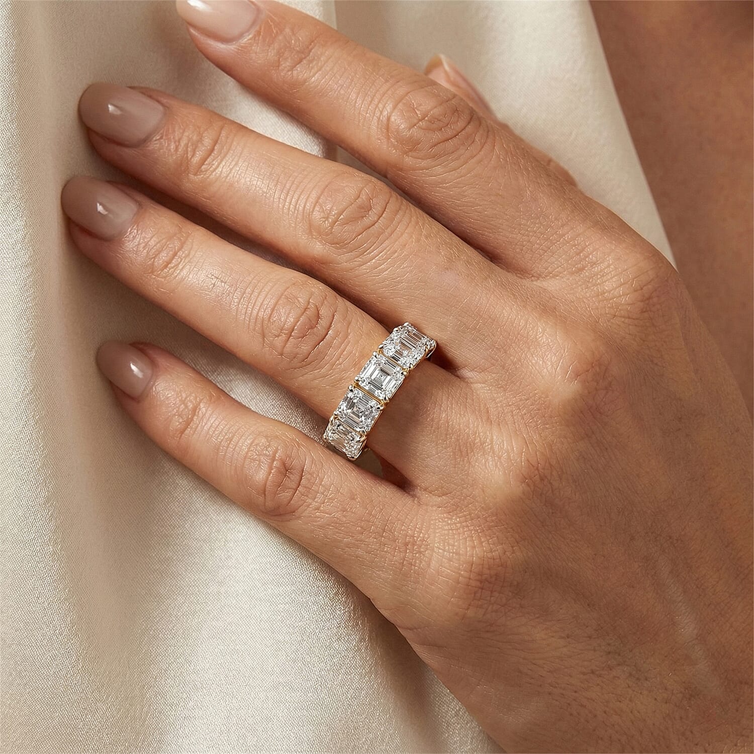 Luxuriant  18K Yellow Gold SGL Certified VS-EF Lab Grown Diamond  Ring 3.00 Ct, Gold Wt. 3.00 Gms