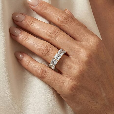 Luxuriant 18K Yellow Gold SGL Certified VS-EF Lab Grown Diamond  5 Stone Band Ring 3.00 Ct, Gold Wt. 3.00 Gms