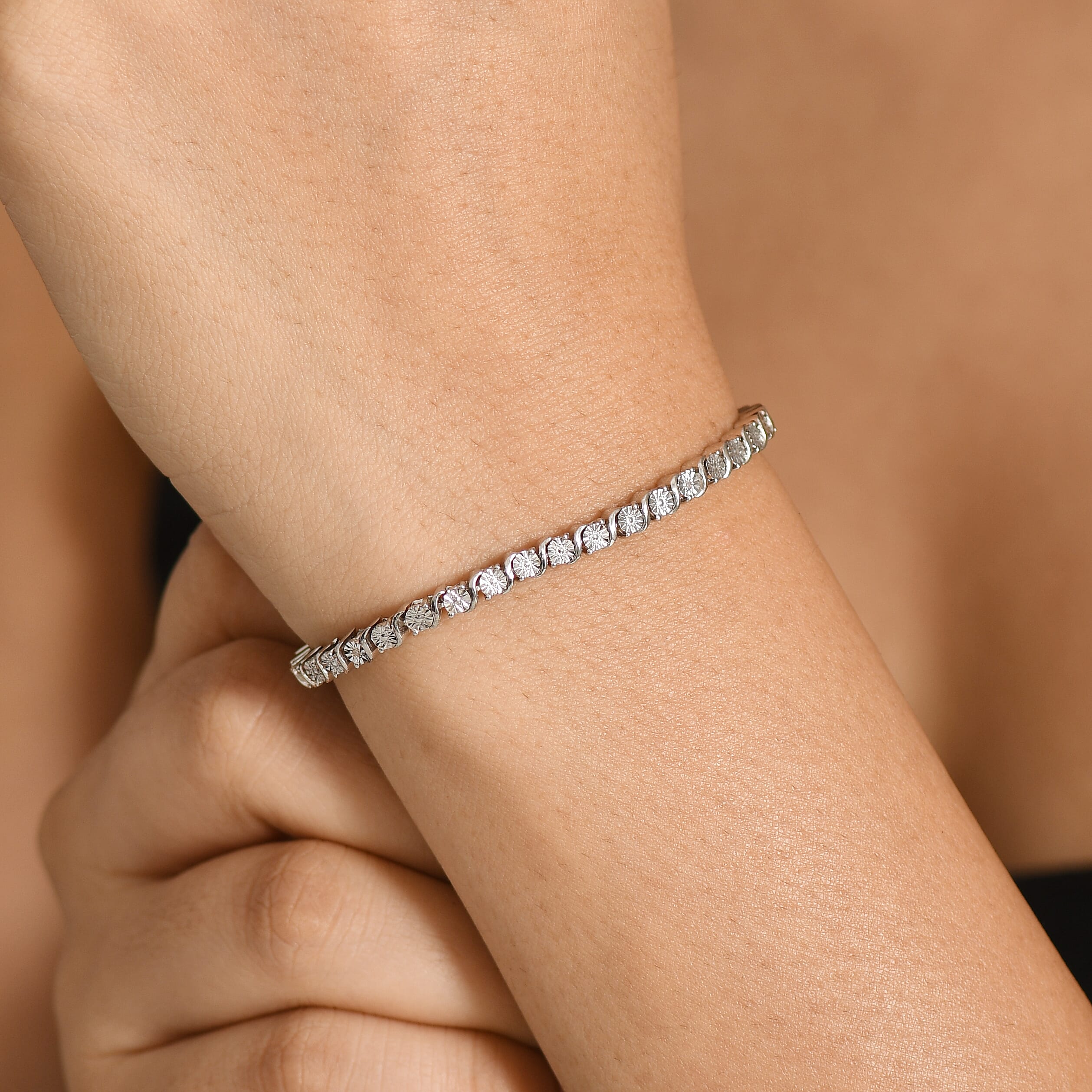 EverTrue - White Diamond Tennis Bracelet (Size - 7.5) with GB Lock Box