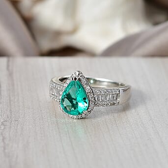 https://tjcuk.sirv.com/Products/85/0/8500668/Luxuriant-SI-G-H-Lab-Grown-Columbian-Emerald-Lab-Grown-Diamond-Ring-in_8500668_1.jpg?w=342&h=342