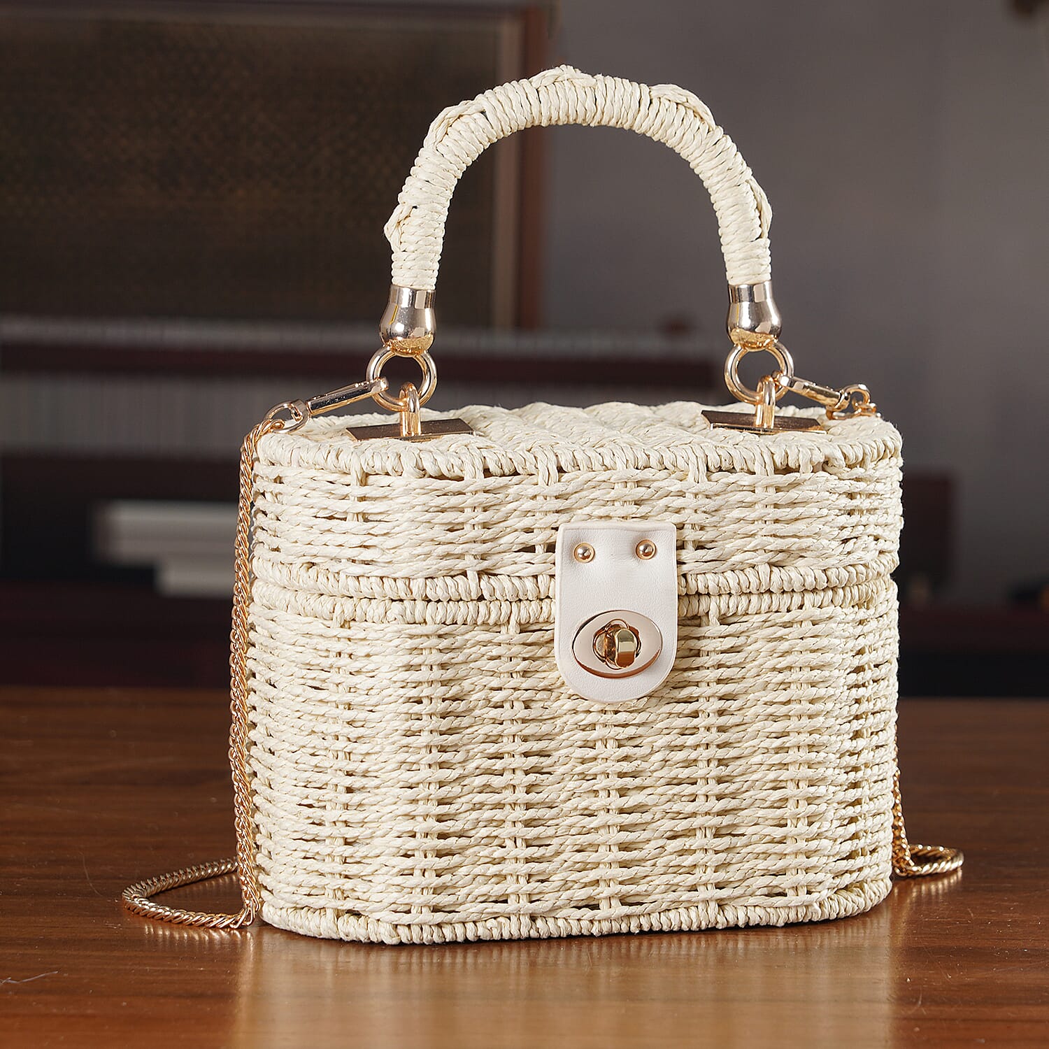 Vintage Style Straw Box Bag with Twist-Lock Clasp - Gold Chain Strap - Beige