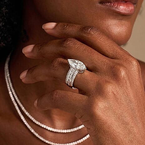 Luxuriant 950 Platinum IGI Certified VS-E-F Lab Grown Diamond Solitaire Ring 5.00 Ct, Platinum Wt. 7.00 Gms