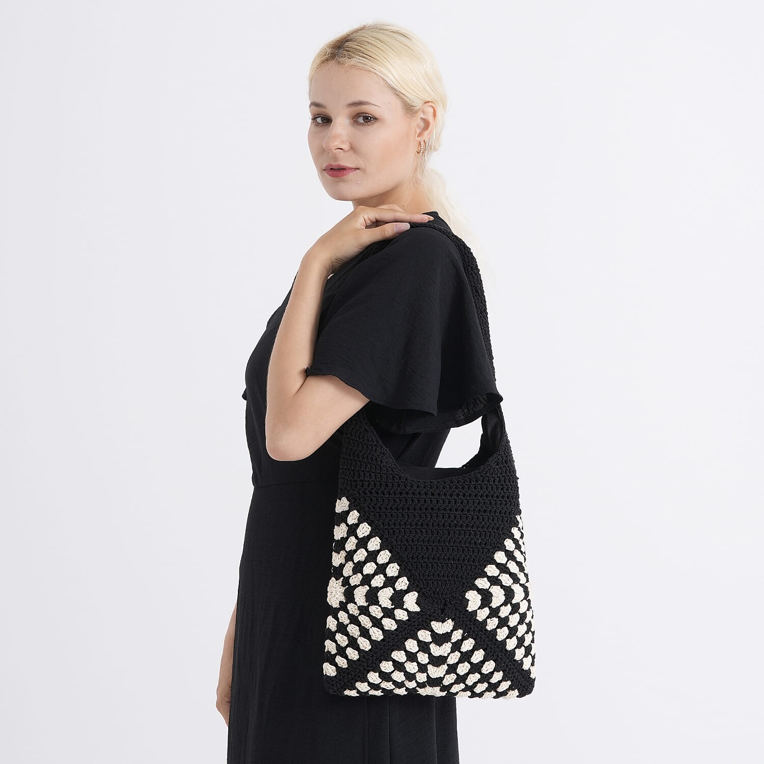 Granny Square Pattern Crochet Slouchy Tote Bag - Black White