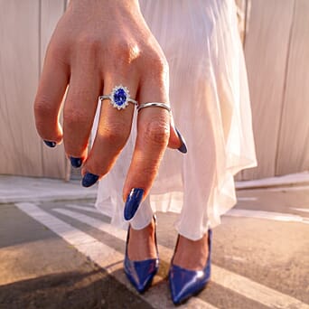 https://tjcuk.sirv.com/Products/85/0/8504913/AAA-Tanzanite-Lab-Grown-Diamond-Halo-Ring-in-Rhodium-Overlay-Sterling-_8504913_2.jpg?w=342&h=342