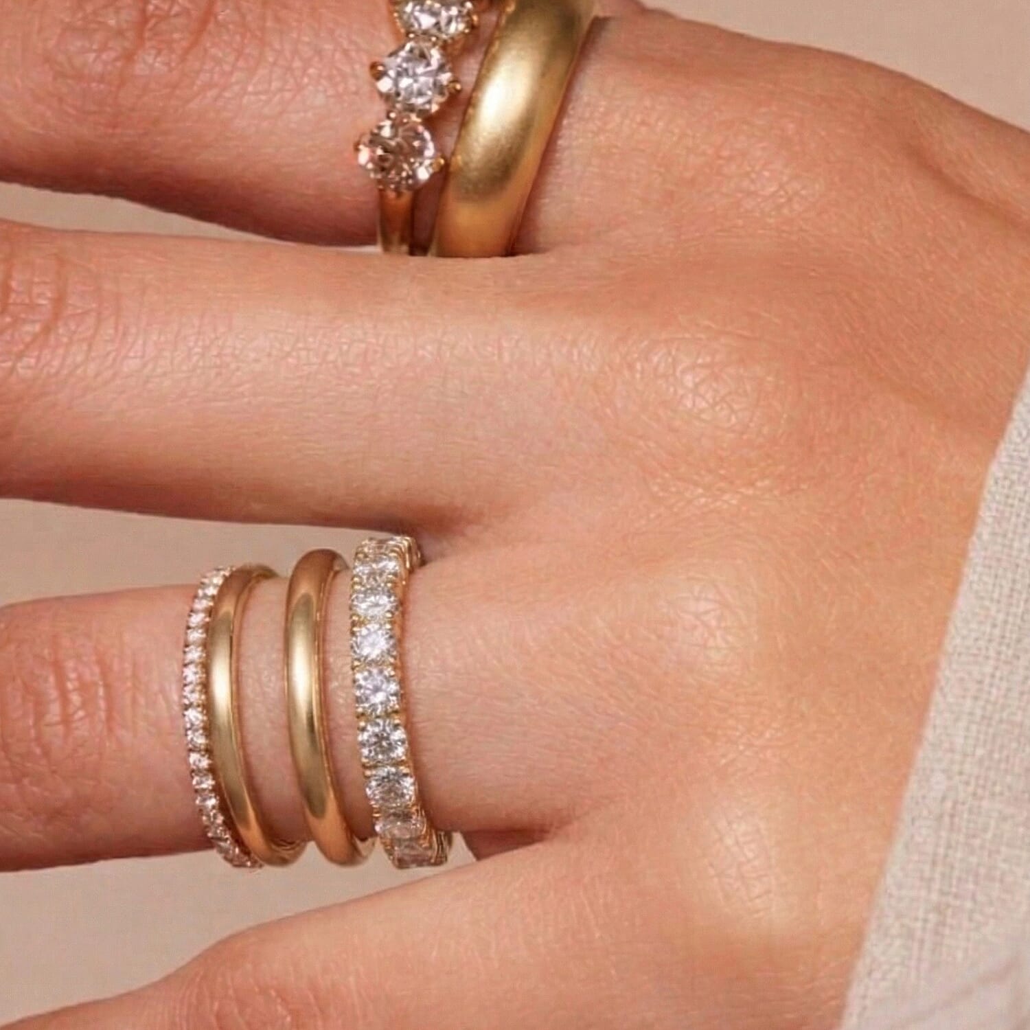 Luxuriant 9K Yellow Gold SGL Certified VS-E-F Lab Grown Diamond Band Ring 2.00 Ct.