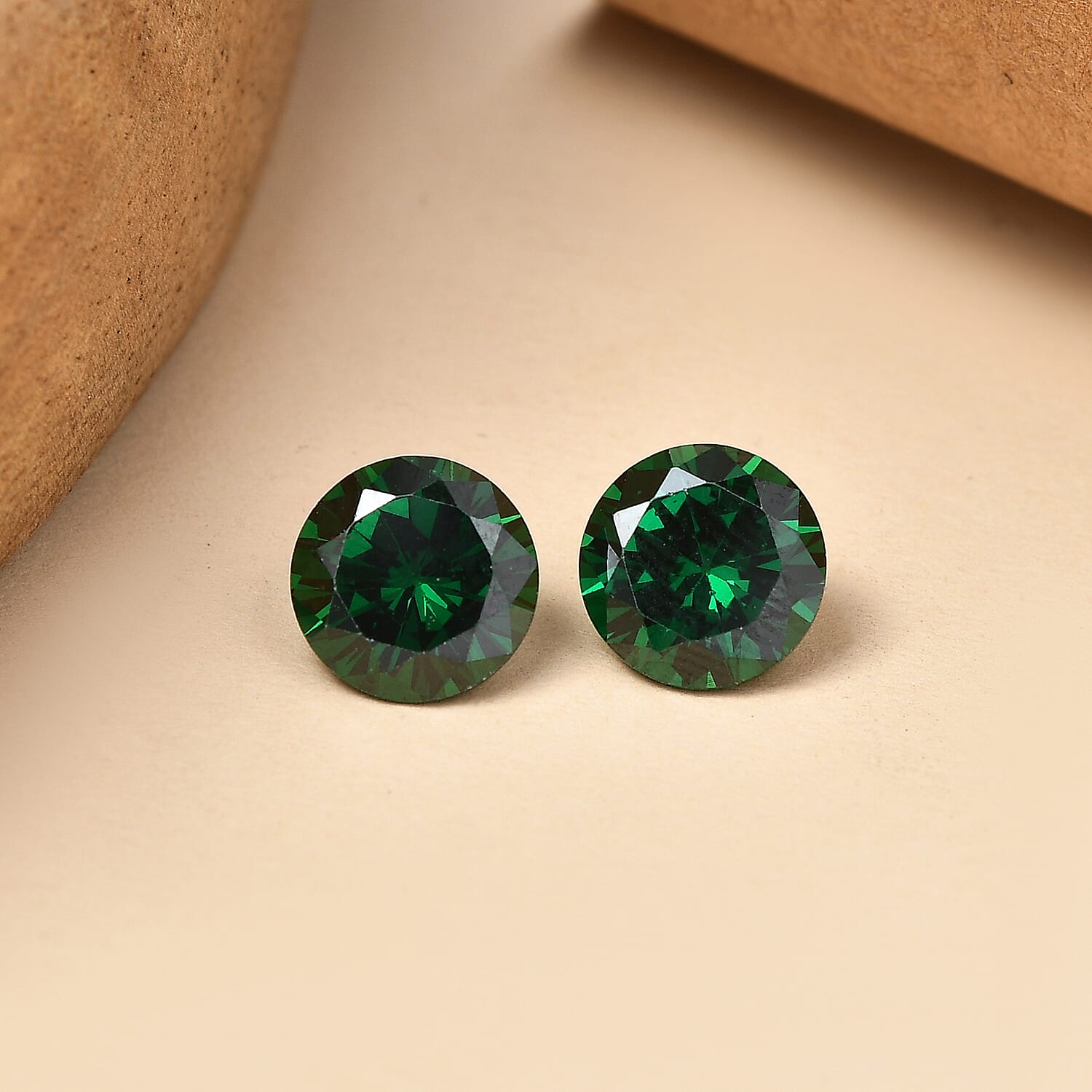 Green Cubic Zirconia Round 8 mm Gemstone, 6.40 Ct