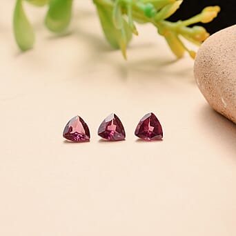 https://tjcuk.sirv.com/Products/85/0/8508189/Set-Of-3-Rhodolite-Garnet-Trillion-5-mm-Gemstone-1-78-Ct_8508189_1.jpg?w=342&h=342