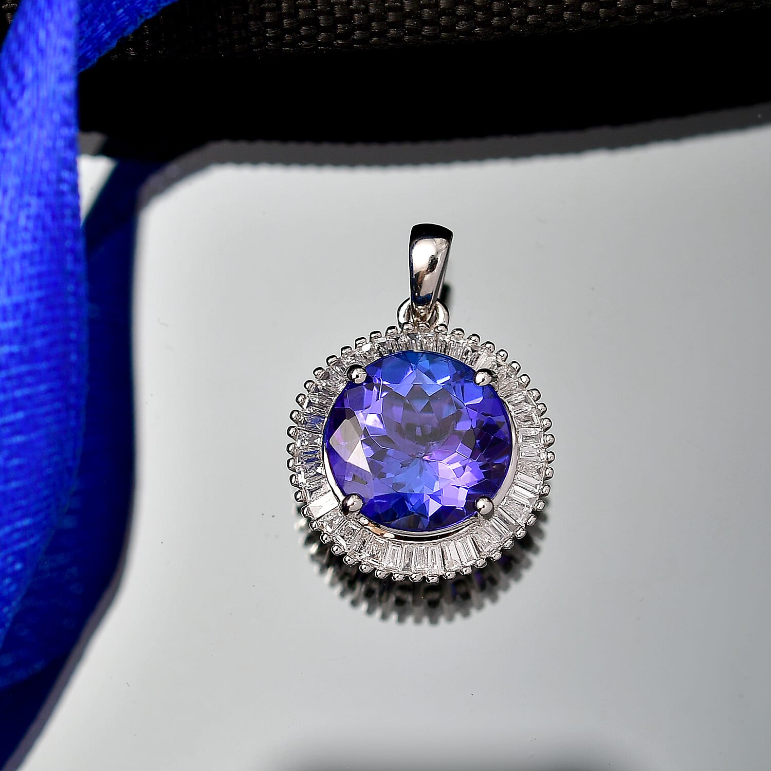 Rhapsody 950 Platinum AAAA Tanzanite and Natural Diamond (VS-E-F) Round Halo Pendant 4.75 Ct, Platinum Wt. 3.13 Gms