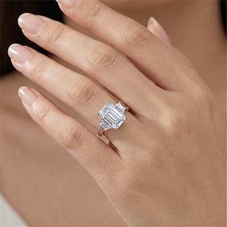 Luxuriant 950 Platinum IGI Certified VS-EF Emerald Cut Lab Grown Diamond Ring 3.00 Ct,