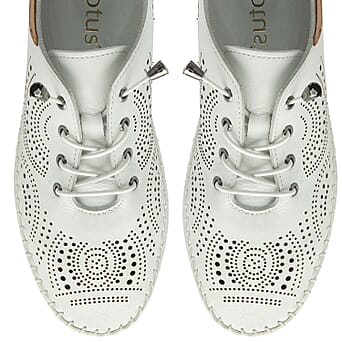 https://tjcuk.sirv.com/Products/85/1/8511296/Lotus-Womens-Leather-Tassia-Lace-Up-Shoes-Size-4-White_8511296_2.jpg?w=342&h=342