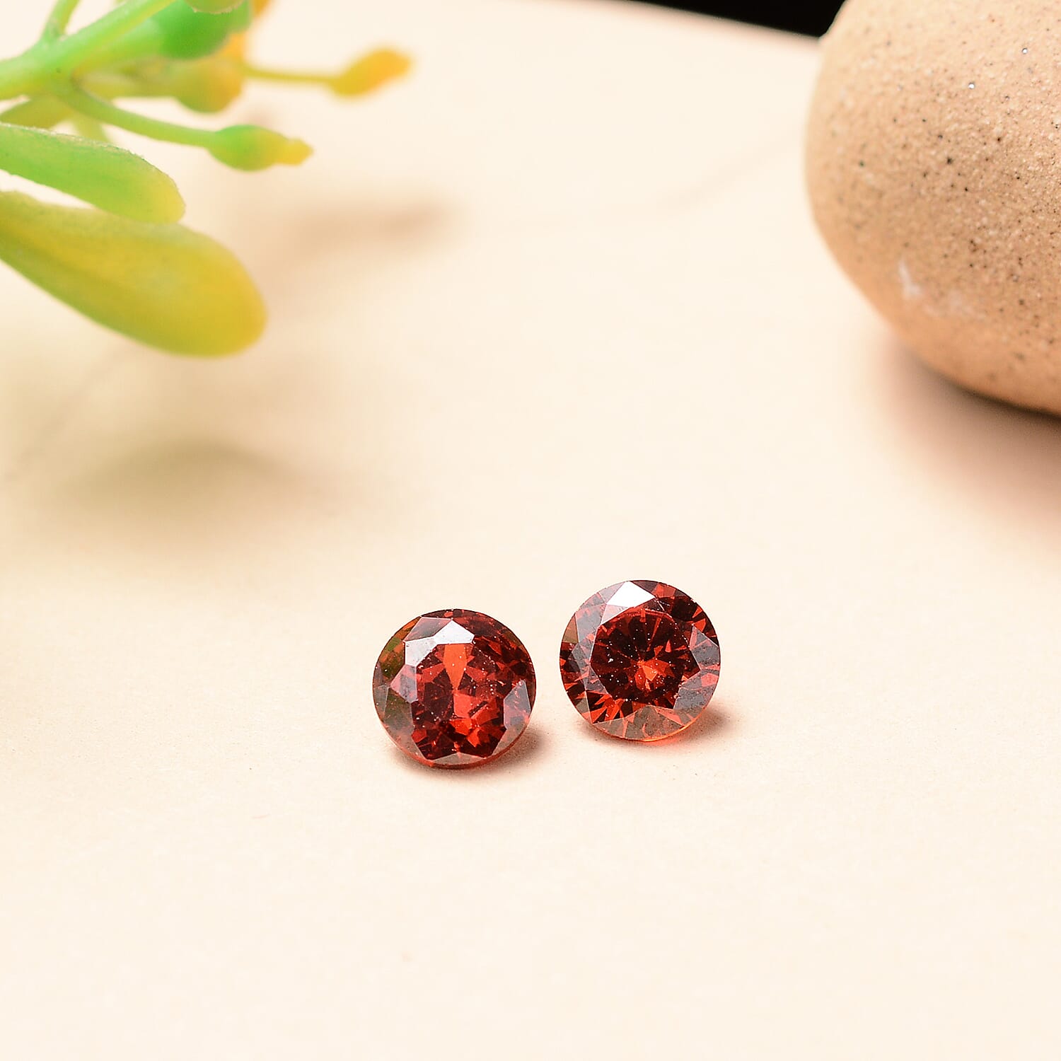 Set Of 2 Garnet Cubic Zirconia Round 5 mm Gemstone, 1.64 Ct