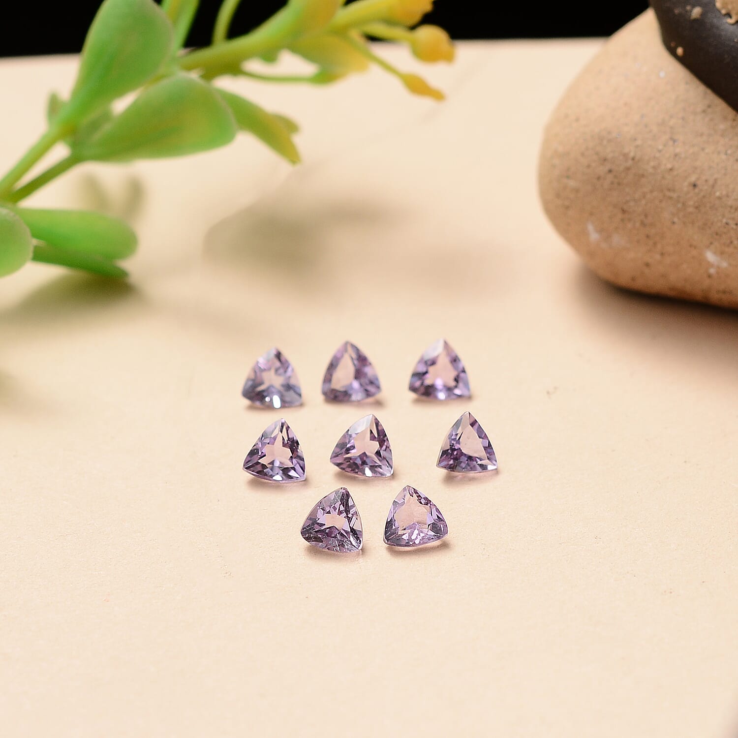 Set Of 8 Pink Amethyst Trillion 4 mm Gemstone, 1.59 Ct