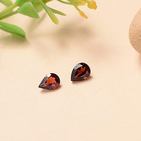 Set Of 2 Mozambique Garnet Pear 7X5 mm Gemstone, 1.75 Ct