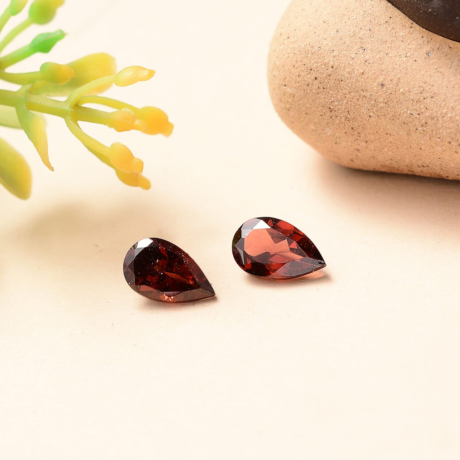 Set Of 2 Mozambique Garnet Pear 8X5 mm Gemstone, 2.08 Ct