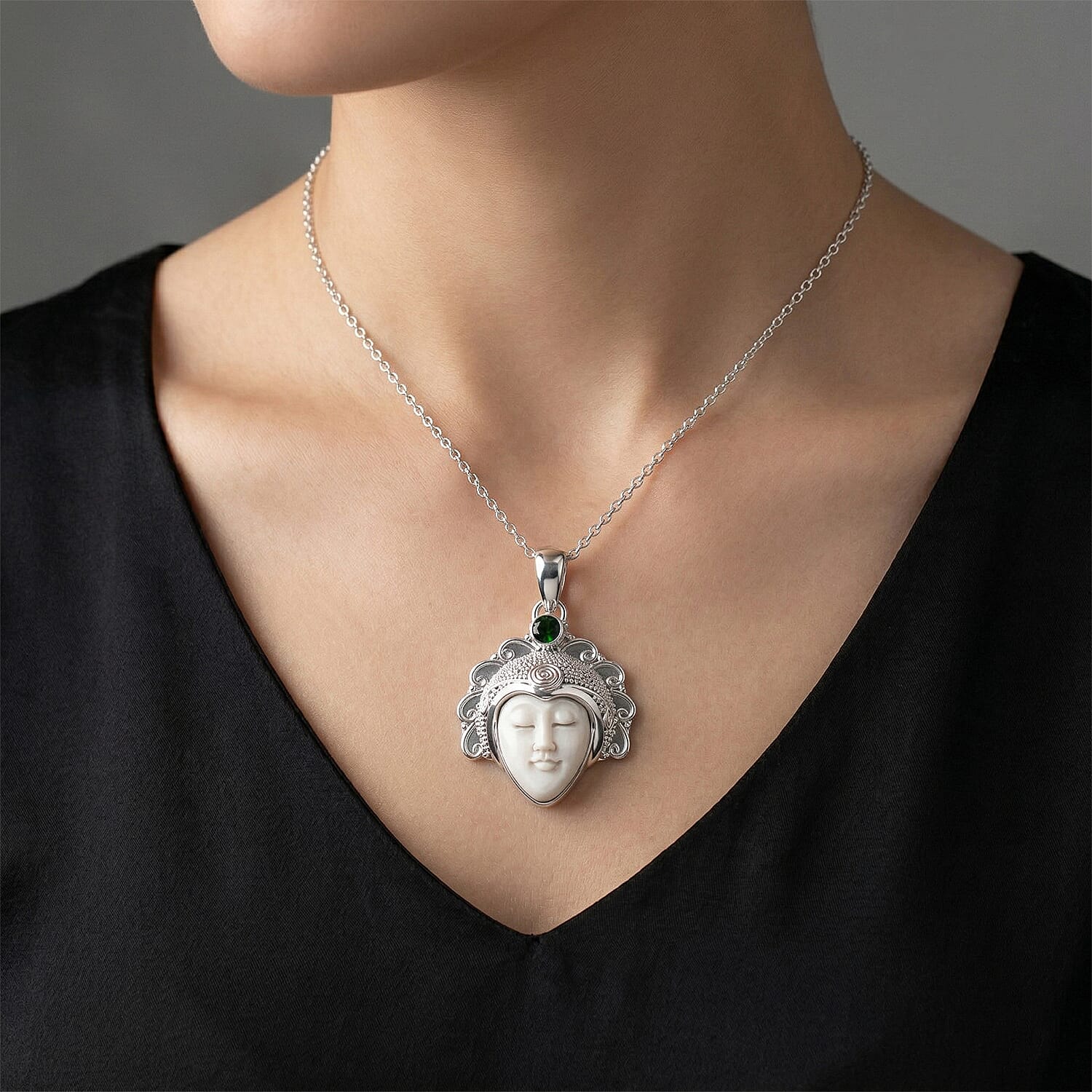 Royal Bali Collection - D'Joy Ox Bone & Natural Chrome Diopside Sterling Silver Pendant  2.05 Ct, Silver Wt. 12.50 Gms