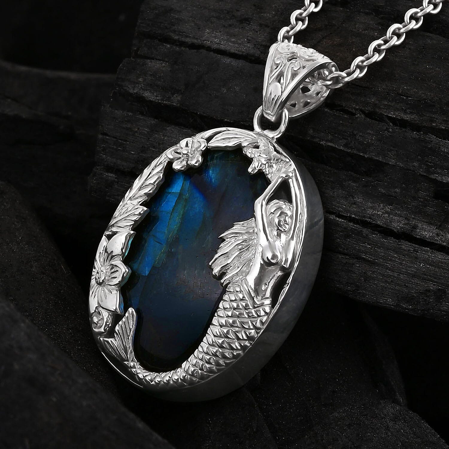 Royal Bali Collection - D'Joy Labradorite Sterling Silver Solitaire Pendant 40.00 Ct.