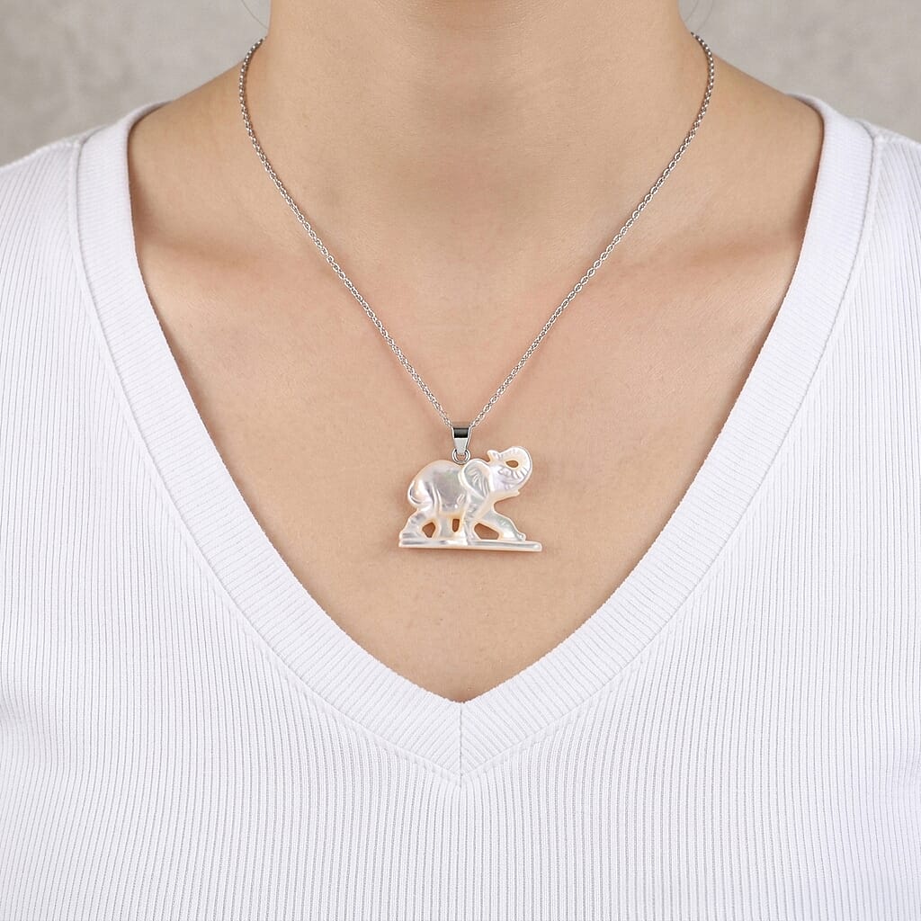 Royal Bali Collection - Mother Of Pearl Sterling Silver Pendant 6.90  Ct.