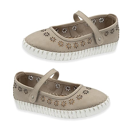 Lotus Aurelia Laser Cut Floral Mary Jane Ballerina Shoes (Size 3) - Natural