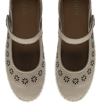 https://tjcuk.sirv.com/Products/85/1/8515546/Lotus-Ladies-Shoe-Size-36-Natural_8515546_2.jpg?w=342&h=342