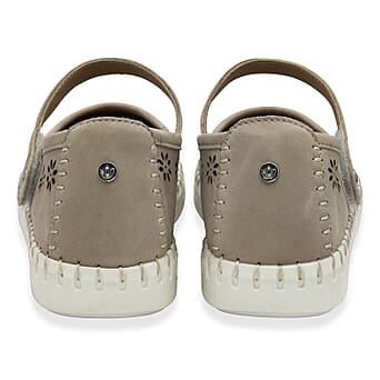 https://tjcuk.sirv.com/Products/85/1/8515550/Lotus-Ladies-Shoe-Size-40-Natural_8515550_3.jpg?w=342&h=342