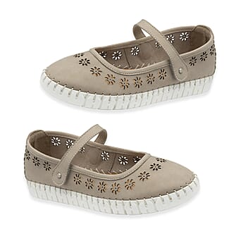 https://tjcuk.sirv.com/Products/85/1/8515551/Lotus-Ladies-Shoe-Size-41-Natural_8515551.jpg?w=342&h=342
