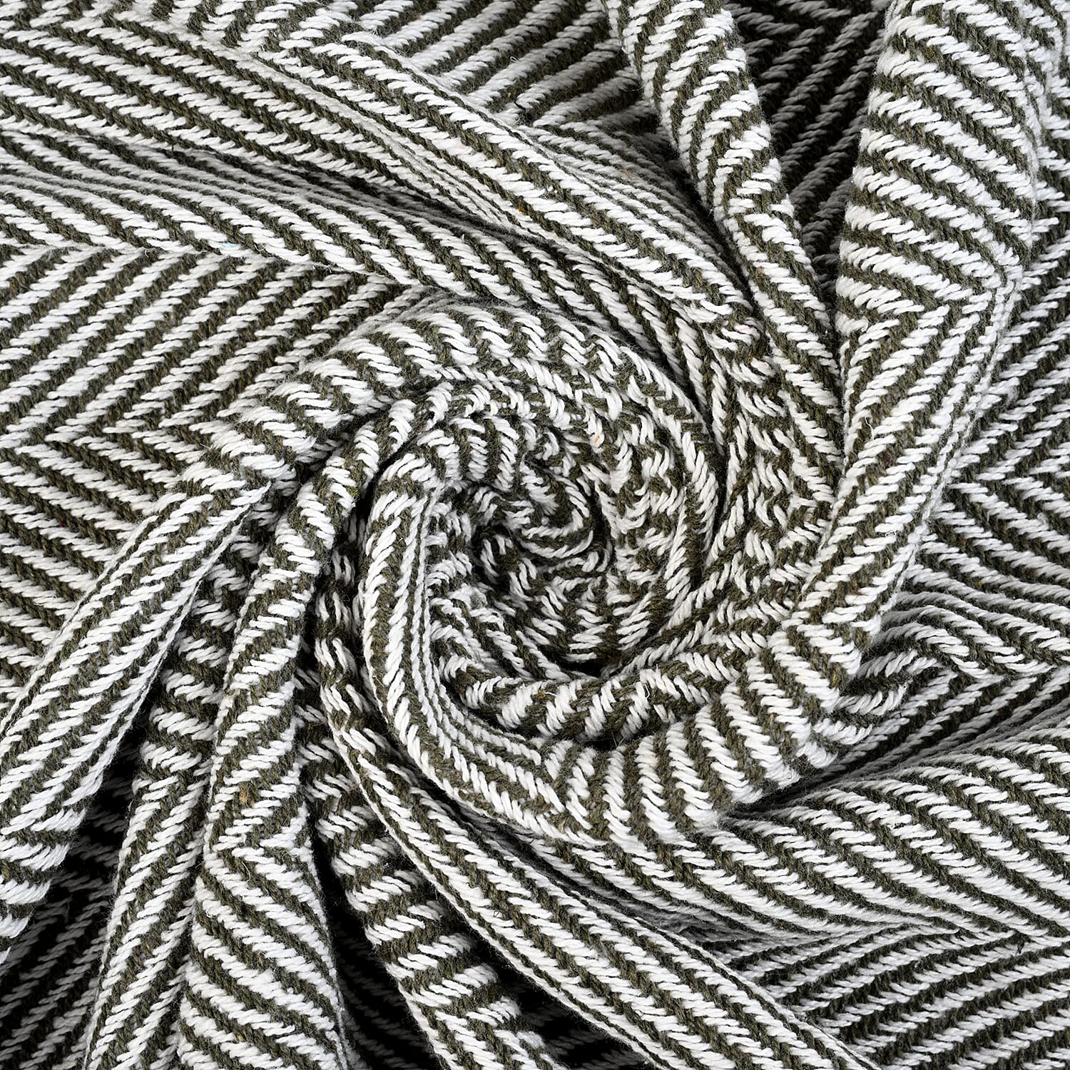 LIVMORE Cotton Patterned Throw Blanket