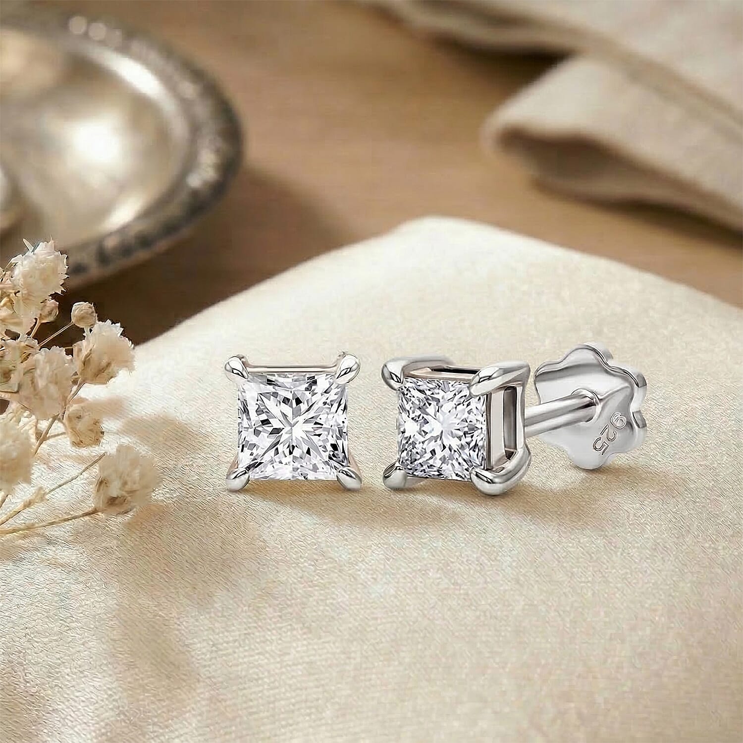 Luxuriant VS-EF Lab Grown Diamond Earring with Screw Back in Rhodium Overlay Sterling Silver 1.00 Ct.