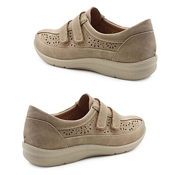 https://tjcuk.sirv.com/Products/85/2/8520407/Cushion-Walk-Ladies-Shoe-Size-6-Beige_8520407_3.jpg?w=342&h=342