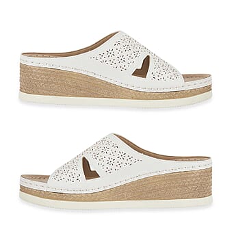 https://tjcuk.sirv.com/Products/85/2/8520656/Emma-Diamante-Trim-Ladies-Wedge-Sandals-Size-7-White_8520656_1.jpg?w=342&h=342