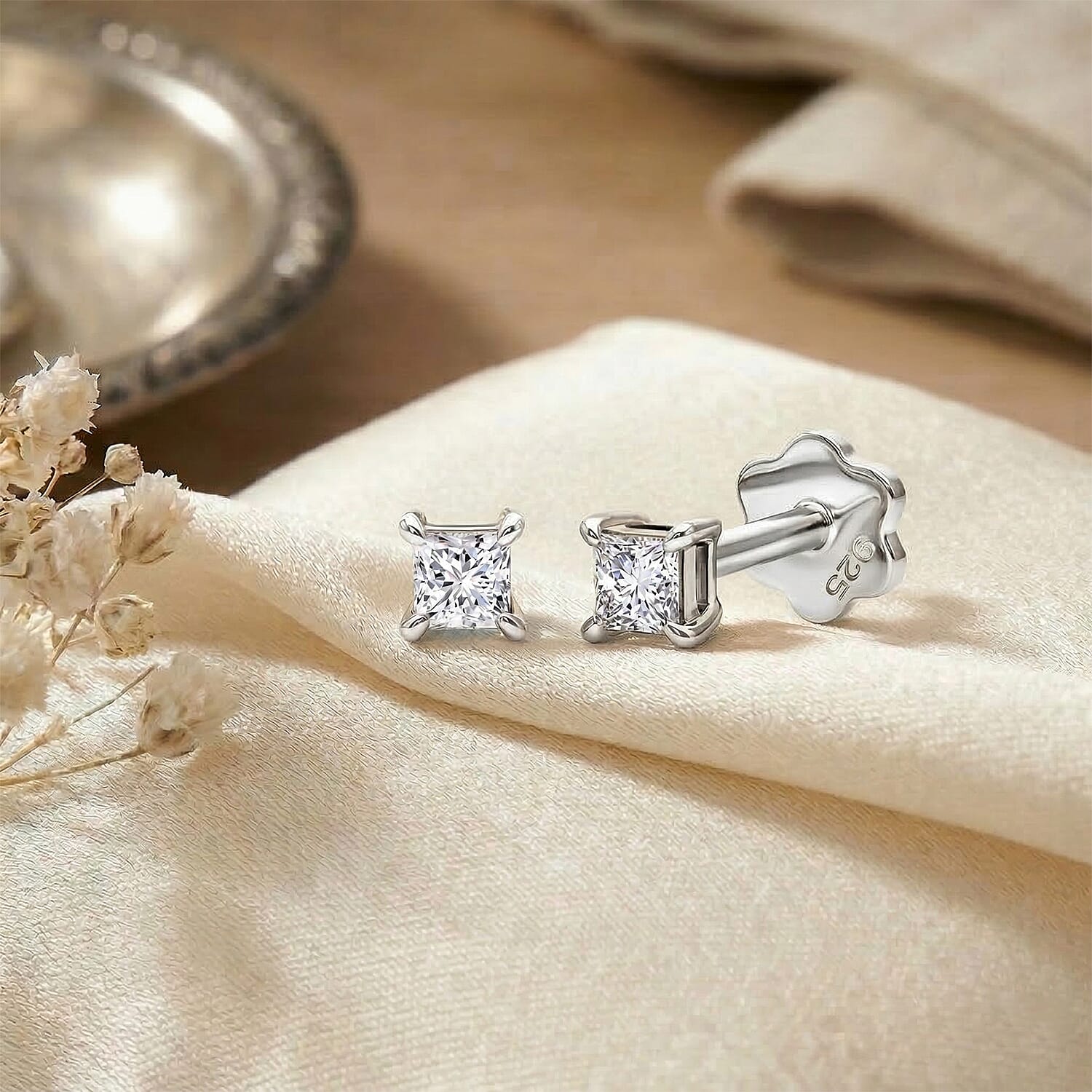 Luxuriant VS-EF Lab Grown Diamond Earring with Screw Back in Rhodium Overlay Sterling Silver 0.20 Ct.