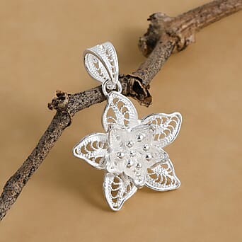 https://tjcuk.sirv.com/Products/85/2/8521538/Royal-Bali-Collection-Sterling-Silver-Star-Pendant_8521538_1.jpg?w=342&h=342