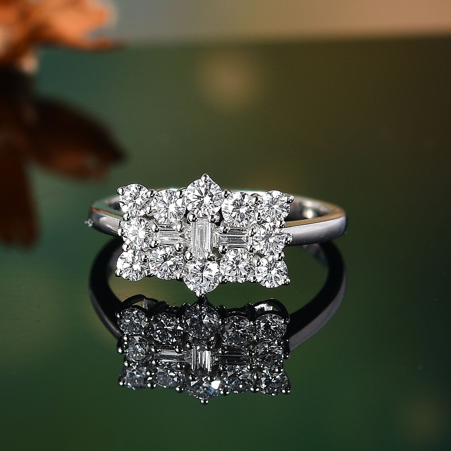 Luxuriant 950 Platinum VS-EF Lab Grown Diamond VS-EF Cluster Ring, Platinum Wt.4.4 Gms  1.000  Ct.