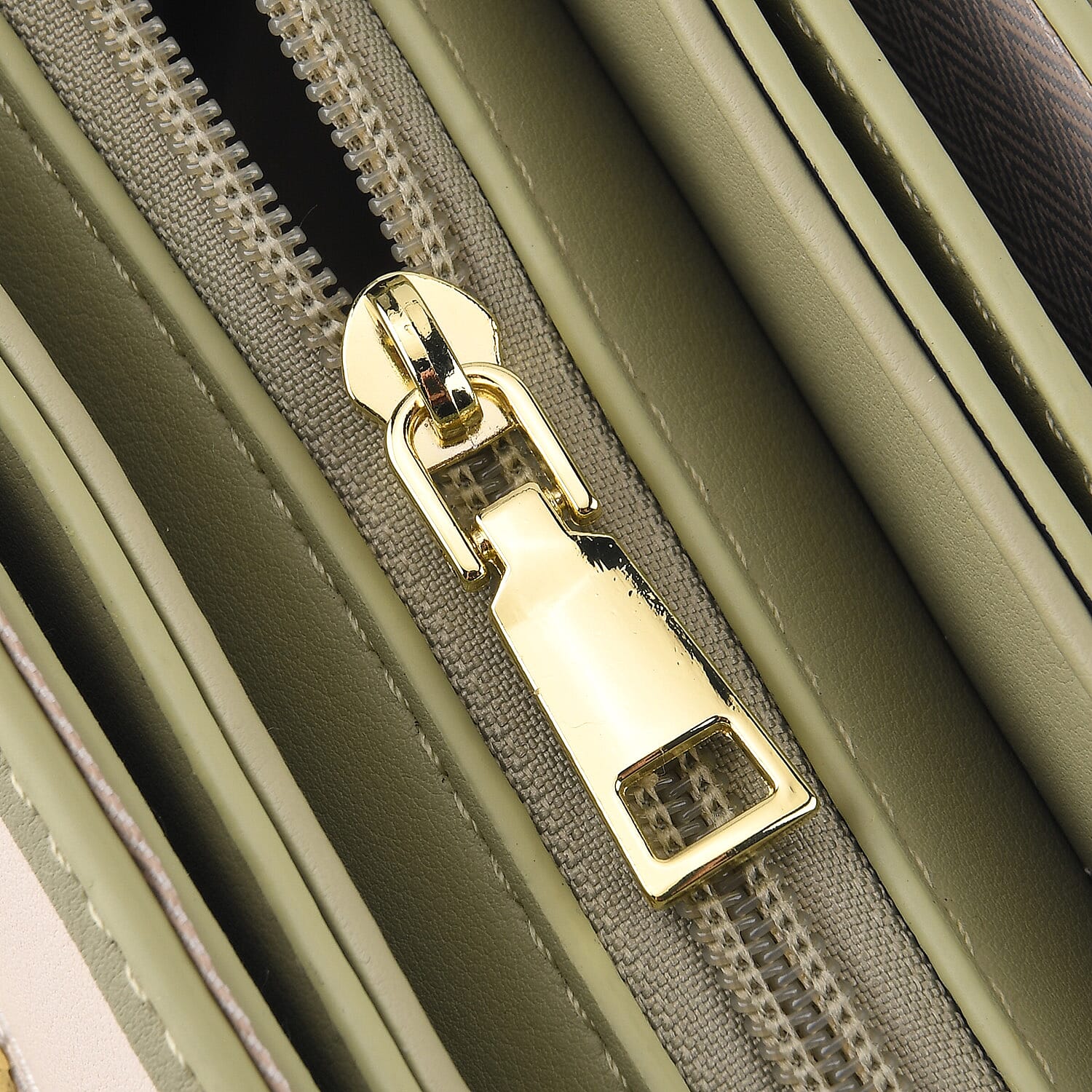 Stylish Embroidered Sleek Multi-Pocket Handbag with Adjustable Shoulder Strap - Pista Green