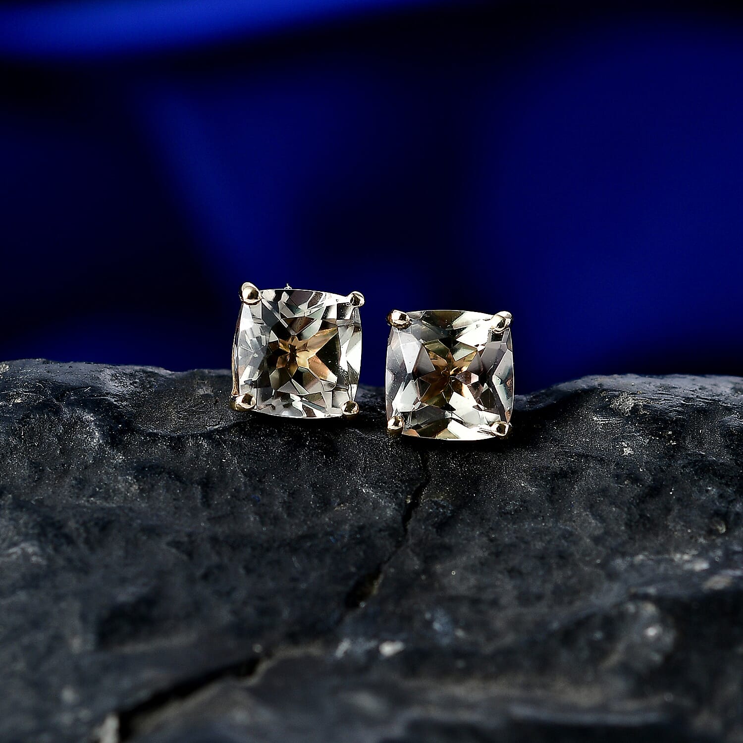 9K Yellow Gold AAA Turkizite Solitaire Stud Earring with Push Back 1.93 Ct.