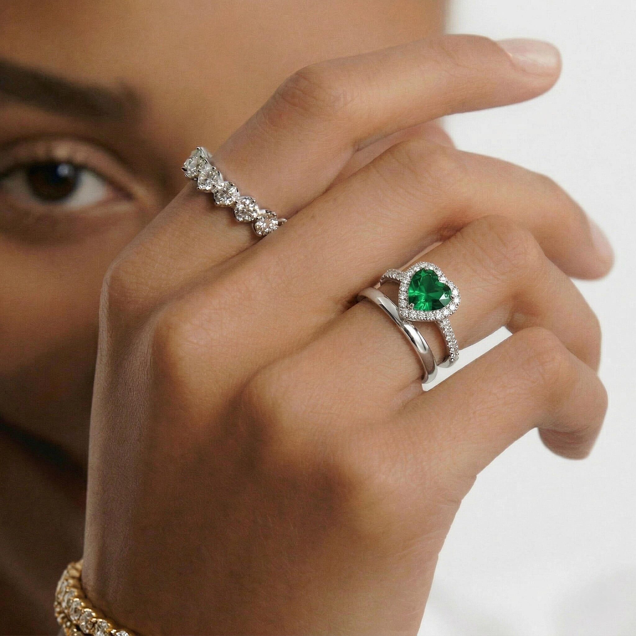 Luxuriant - Lab Grown AAAA Columbian Emerald and Lab Grown Diamond (SI-G-H ) Heart Ring in Rhodium Overlay Sterling Silver 1.35 Ct.