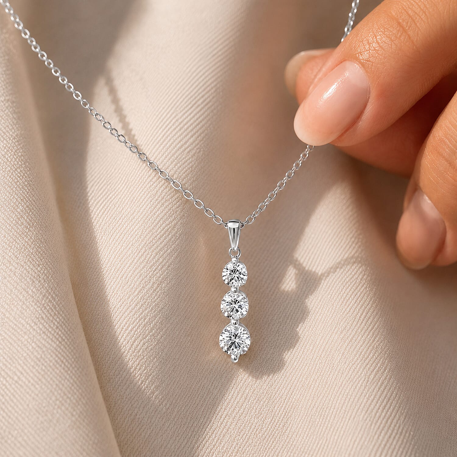 14K White Gold White Diamond Pendant 0.50 Ct.
