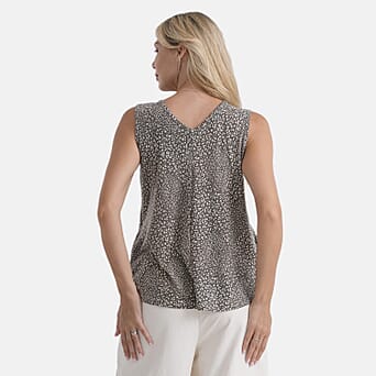https://tjcuk.sirv.com/Products/85/2/8528625/La-Marey-Patterned-Tunic-Size-One-Size-Green_8528625_2.jpg?w=342&h=342