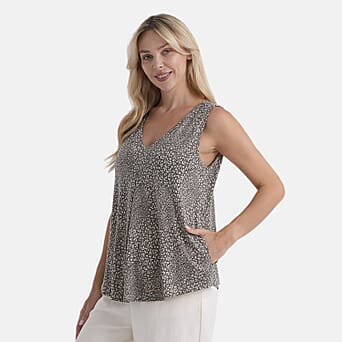 https://tjcuk.sirv.com/Products/85/2/8528625/La-Marey-Patterned-Tunic-Size-One-Size-Green_8528625_3.jpg?w=342&h=342