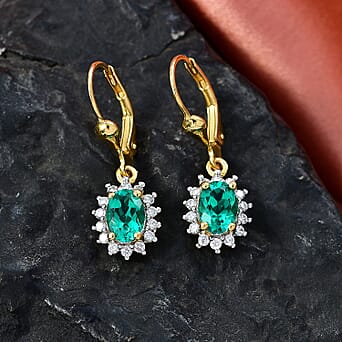 https://tjcuk.sirv.com/Products/85/2/8528966/Luxuriant-Lab-Grown-Columbian-Emerald-SI-G-H-Lab-Grown-Diamond-Halo-Ea_8528966_2.jpg?w=342&h=342