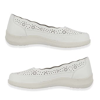 https://tjcuk.sirv.com/Products/85/3/8530076/Shoertee-Comfort-Ladies-Shoe-Size-5-White_8530076_1.jpg?w=342&h=342