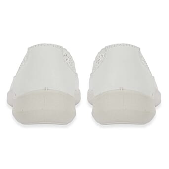 https://tjcuk.sirv.com/Products/85/3/8530076/Shoertee-Comfort-Ladies-Shoe-Size-5-White_8530076_2.jpg?w=342&h=342