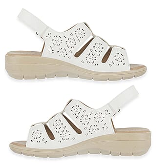 https://tjcuk.sirv.com/Products/85/3/8530158/Jo-Joe-Ladies-Sandal-Size-3-White_8530158_1.jpg?w=342&h=342