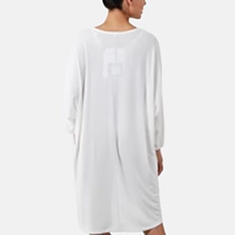 https://tjcuk.sirv.com/Products/85/3/8530186/QED-London-Animal-Heart-Loose-Fittunic-Top-Size-14-to-18-Ivory_8530186_1.jpg?w=342&h=342